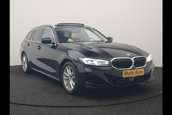 BMW 3 Serie Touring 320e Luxury Line Facelift PHEV Dealer O.H. | Trekhaak Af Fabriek | Panodak | Head Up | Adaptive Cruise | 360 Camera | Lederen Sportstoelen Verwarmd | Sfeerverlichting | Apple Carplay | Keyless | Widescreen Navi | DAB | Plug In Hybrid