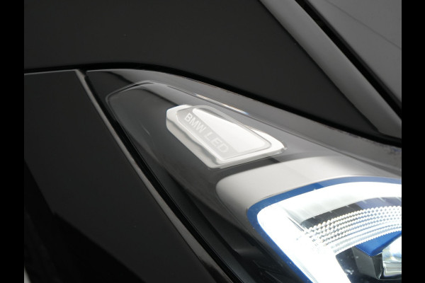 BMW 3 Serie Touring 320e Luxury Line Facelift PHEV Dealer O.H. | Trekhaak Af Fabriek | Panodak | Head Up | Adaptive Cruise | 360 Camera | Lederen Sportstoelen Verwarmd | Sfeerverlichting | Apple Carplay | Keyless | Widescreen Navi | DAB | Plug In Hybrid