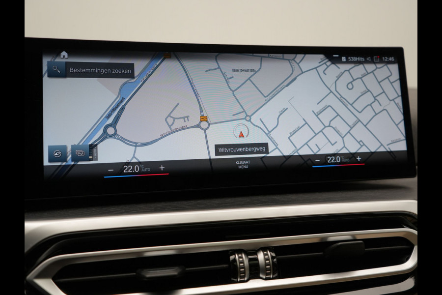 BMW 3 Serie Touring 320e Luxury Line Facelift PHEV Dealer O.H. | Trekhaak Af Fabriek | Panodak | Head Up | Adaptive Cruise | 360 Camera | Lederen Sportstoelen Verwarmd | Sfeerverlichting | Apple Carplay | Keyless | Widescreen Navi | DAB | Plug In Hybrid