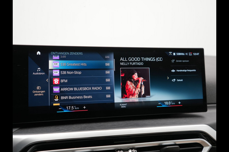 BMW 3 Serie Touring 320e Luxury Line Facelift PHEV Dealer O.H. | Trekhaak Af Fabriek | Panodak | Head Up | Adaptive Cruise | 360 Camera | Lederen Sportstoelen Verwarmd | Sfeerverlichting | Apple Carplay | Keyless | Widescreen Navi | DAB | Plug In Hybrid