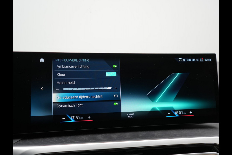 BMW 3 Serie Touring 320e Luxury Line Facelift PHEV Dealer O.H. | Trekhaak Af Fabriek | Panodak | Head Up | Adaptive Cruise | 360 Camera | Lederen Sportstoelen Verwarmd | Sfeerverlichting | Apple Carplay | Keyless | Widescreen Navi | DAB | Plug In Hybrid