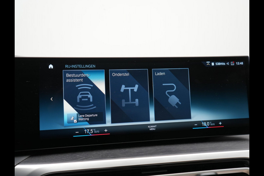 BMW 3 Serie Touring 320e Luxury Line Facelift PHEV Dealer O.H. | Trekhaak Af Fabriek | Panodak | Head Up | Adaptive Cruise | 360 Camera | Lederen Sportstoelen Verwarmd | Sfeerverlichting | Apple Carplay | Keyless | Widescreen Navi | DAB | Plug In Hybrid