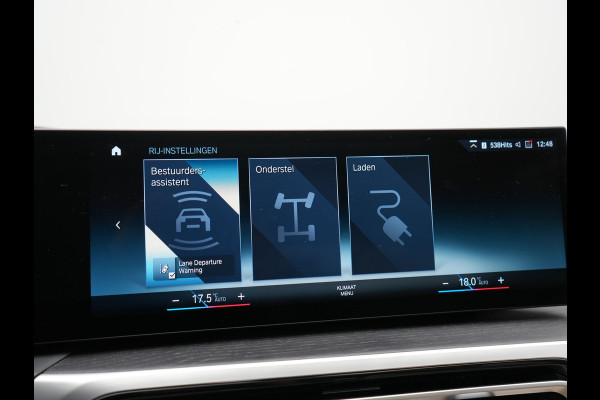 BMW 3 Serie Touring 320e Luxury Line Facelift PHEV Dealer O.H. | Trekhaak Af Fabriek | Panodak | Head Up | Adaptive Cruise | 360 Camera | Lederen Sportstoelen Verwarmd | Sfeerverlichting | Apple Carplay | Keyless | Widescreen Navi | DAB | Plug In Hybrid