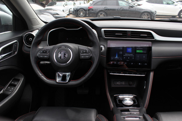 MG Mg zs ev EV Long Range Luxury 70 kWh / Panoramadak / Camera / Leder / CarPlay / Keyless / 17'' / Stoelverwarming / Dodehoek / DAB / ACC