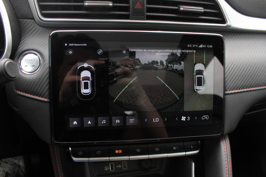 MG Mg zs ev EV Long Range Luxury 70 kWh / Panoramadak / Camera / Leder / CarPlay / Keyless / 17'' / Stoelverwarming / Dodehoek / DAB / ACC