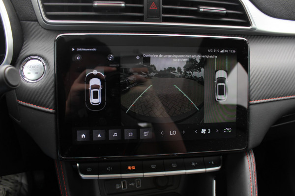 MG Mg zs ev EV Long Range Luxury 70 kWh / Panoramadak / Camera / Leder / CarPlay / Keyless / 17'' / Stoelverwarming / Dodehoek / DAB / ACC