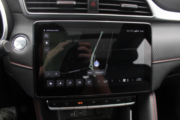 MG Mg zs ev EV Long Range Luxury 70 kWh / Panoramadak / Camera / Leder / CarPlay / Keyless / 17'' / Stoelverwarming / Dodehoek / DAB / ACC