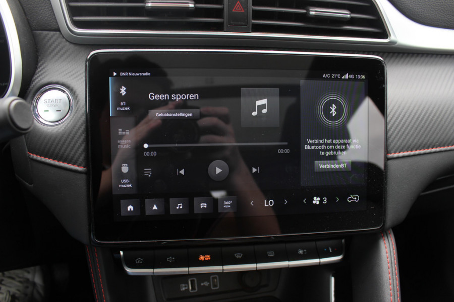 MG Mg zs ev EV Long Range Luxury 70 kWh / Panoramadak / Camera / Leder / CarPlay / Keyless / 17'' / Stoelverwarming / Dodehoek / DAB / ACC