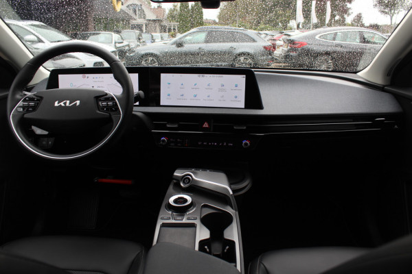 Kia Ev6 Light Edition 58 kWh / SOH 100% / Camera / Navigatie / Keyless / 19'' / DAB  / Stuur+Stoelverwarming / Dodehoek / ACC
