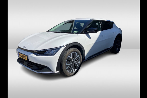 Kia Ev6 Light Edition 58 kWh / SOH 100% / Camera / Navigatie / Keyless / 19'' / DAB  / Stuur+Stoelverwarming / Dodehoek / ACC