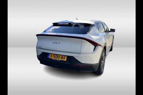 Kia Ev6 Light Edition 58 kWh / SOH 100% / Camera / Navigatie / Keyless / 19'' / DAB  / Stuur+Stoelverwarming / Dodehoek / ACC