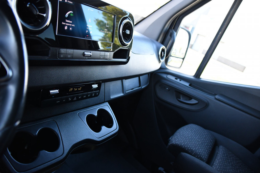 Mercedes-Benz Sprinter 319 3.0 CDI L2H1 DC Black Edition FULL OPTIONS! 360 Camera, Adaptieve Cruise, LED, 2 x Stoelverwarming, Standkacel, Autmaat, 10,5'' Mbux, Sensoren, Uniek!