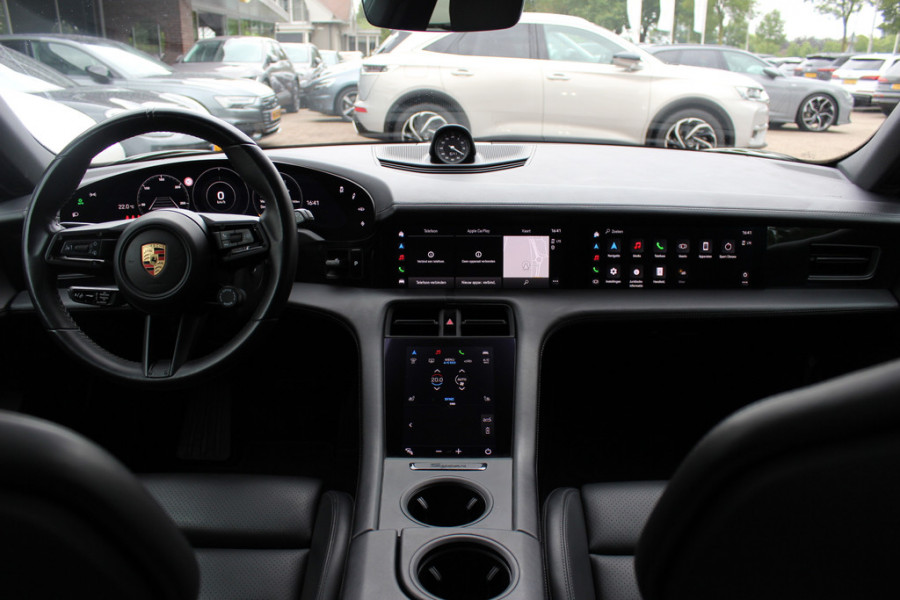 Porsche Taycan Sport Turismo 93 kWh / Panoramadak / 360Camera / Passenger Display / Luchtvering / 21'' / Adaptieve Stoelen / CarPlay / Keyless / Bose / Stoel+Stuurverwarming / Dodehoek / ACC
