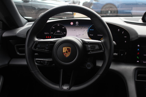 Porsche Taycan Sport Turismo 93 kWh / Panoramadak / 360Camera / Passenger Display / Luchtvering / 21'' / Adaptieve Stoelen / CarPlay / Keyless / Bose / Stoel+Stuurverwarming / Dodehoek / ACC