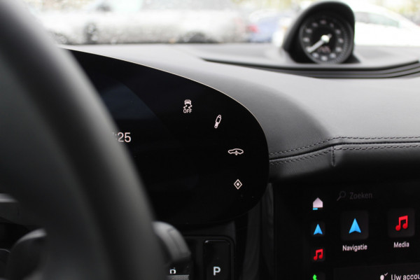 Porsche Taycan Sport Turismo 93 kWh / Panoramadak / 360Camera / Passenger Display / Luchtvering / 21'' / Adaptieve Stoelen / CarPlay / Keyless / Bose / Stoel+Stuurverwarming / Dodehoek / ACC