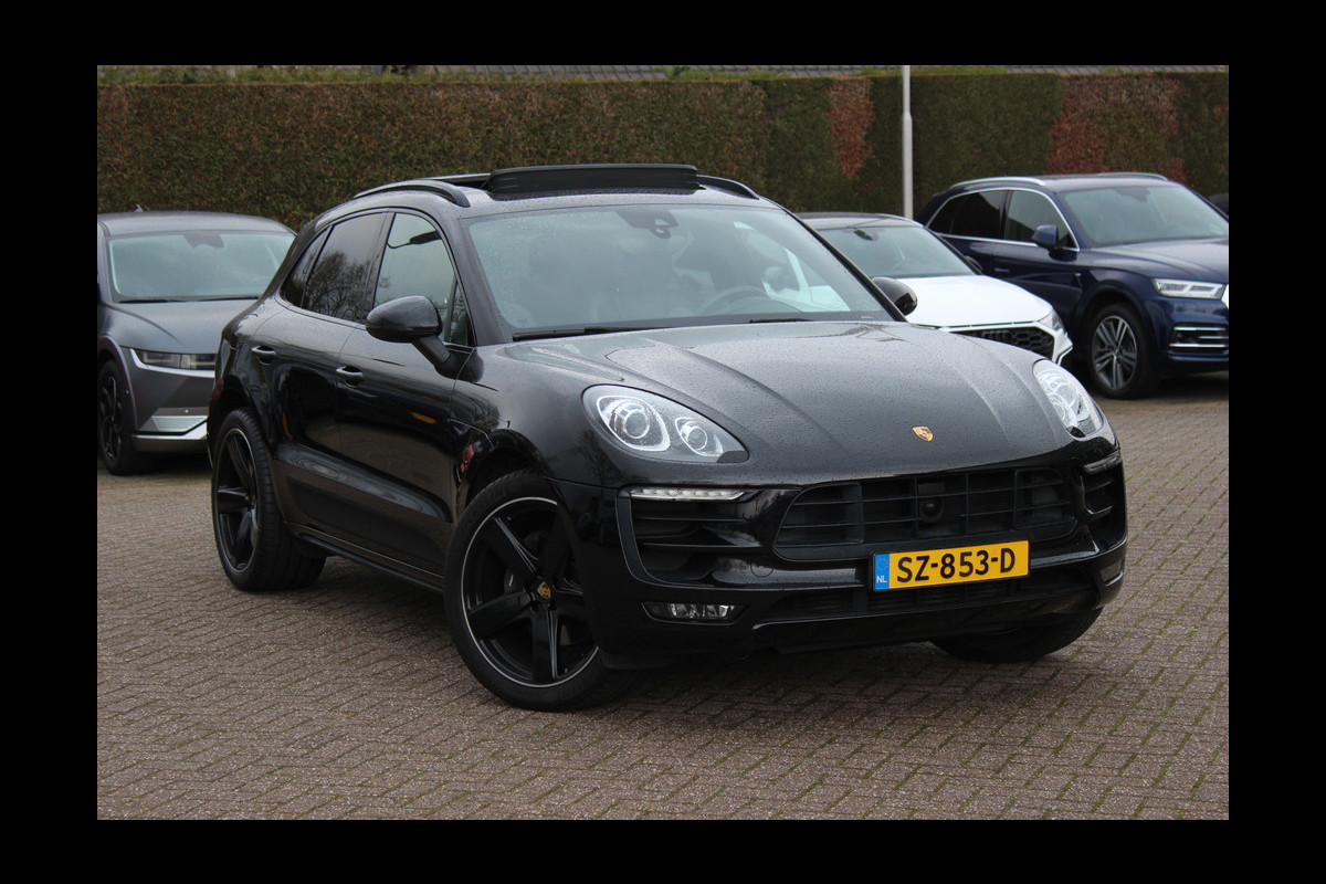 Porsche Macan 2.0 / Panoramadak / Camera / Luchtvering / Sportdesign+Chrono / 21'' / Adaptieve stoelen / CarPlay / Bose / DAB / Stoelverwarming / ACC