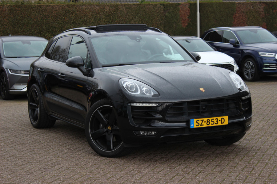 Porsche Macan 2.0 / Panoramadak / Camera / Luchtvering / Sportdesign+Chrono / 21'' / Adaptieve stoelen / CarPlay / Bose / DAB / Stoelverwarming / ACC