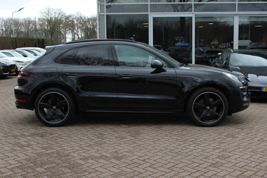 Porsche Macan 2.0 / Panoramadak / Camera / Luchtvering / Sportdesign+Chrono / 21'' / Adaptieve stoelen / CarPlay / Bose / DAB / Stoelverwarming / ACC