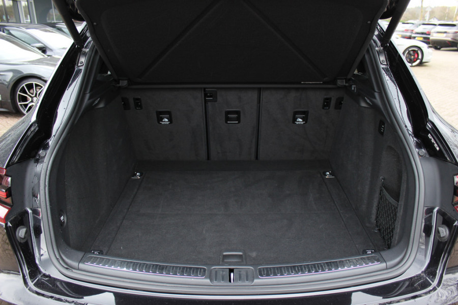 Porsche Macan 2.0 / Panoramadak / Camera / Luchtvering / Sportdesign+Chrono / 21'' / Adaptieve stoelen / CarPlay / Bose / DAB / Stoelverwarming / ACC