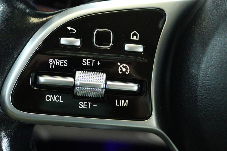 Mercedes-Benz E-Klasse 300 e Advantage (CAMERA, STOELVERWARMING/VERKOELING, ELEKTR STOELEN, SFEERVERLICHTING)