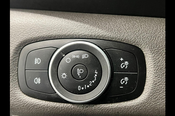 Ford Transit Custom 280 2.0 TDCI L1H1 Trend Airco Standkachel Stoelverwarming Achterklep Trekhaak Parkeersensoren DAB+
