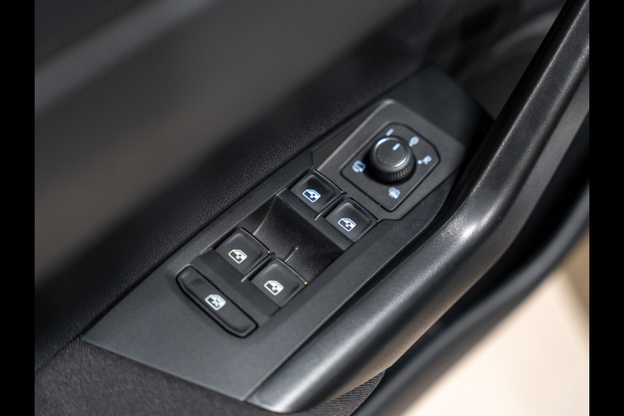 Volkswagen Polo 1.0 TSI DSG R-Line Edition, IQ Led, Led Grill, Virtual Cockpit, Clima, ACC, Cam, Navi, Apple Carplay, Android, PDC
