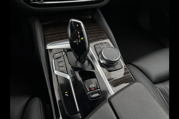 BMW 5 Serie 520d Business Edition Plus (INCL.BTW) Aut. *LEATHER | LASER-LED | HARMAN/KARDON | ADAPTIVE-CRUISE | BLIND-SPOT | MEMORY-PACK | CAMERA | DIGI-COCKPIT | AMBIENT-LIGHT | DAB+ | NAVI-FULLMAP | ECC | PDC | 18''ALU*