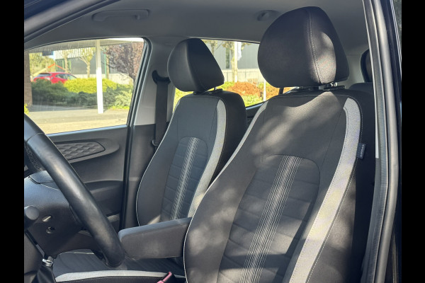 Hyundai i10 1.0 Comfort | Apple Carplay/Android Auto, Camera, Stoel + Stuurverwarming, Cruise, Climate, DAB |