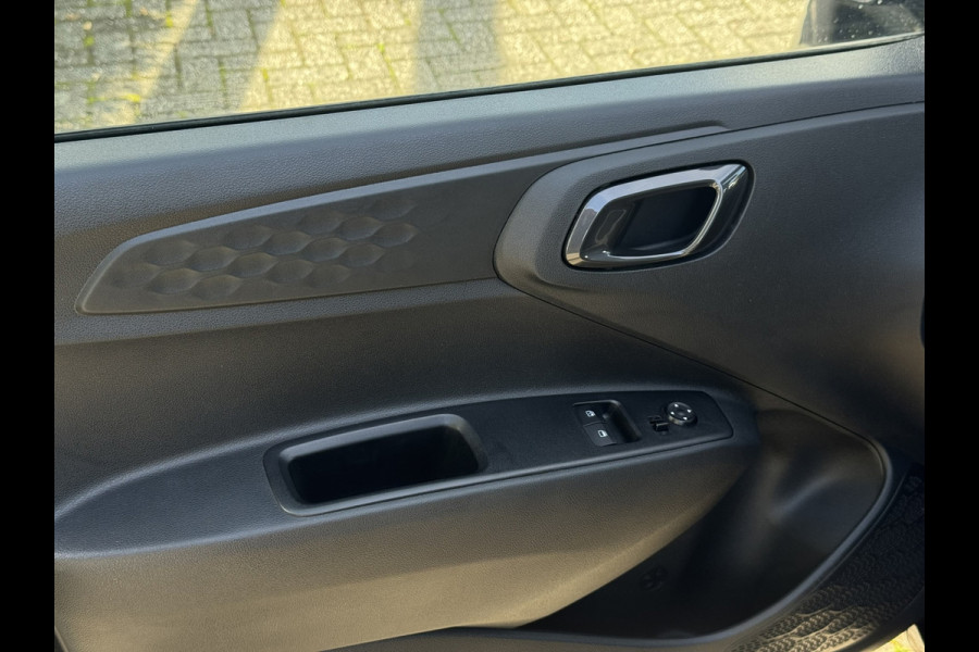 Hyundai i10 1.0 Comfort | Apple Carplay/Android Auto, Camera, Stoel + Stuurverwarming, Cruise, Climate, DAB |