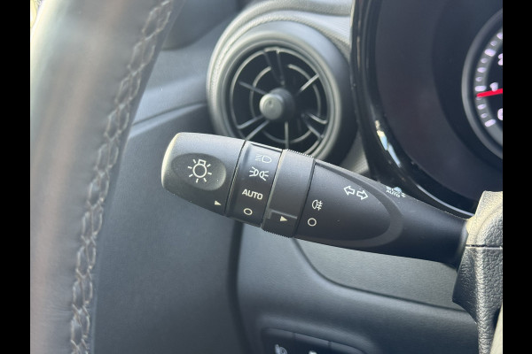Hyundai i10 1.0 Comfort | Apple Carplay/Android Auto, Camera, Stoel + Stuurverwarming, Cruise, Climate, DAB |