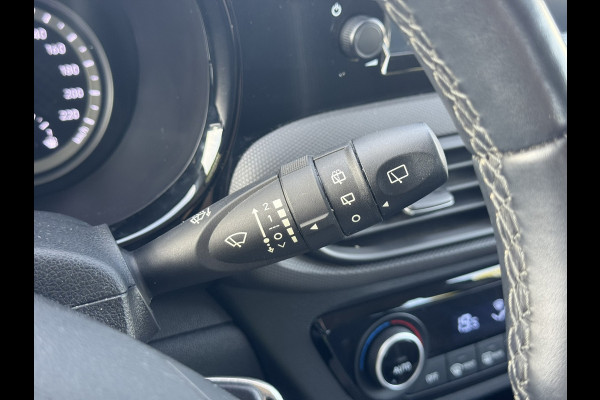Hyundai i10 1.0 Comfort | Apple Carplay/Android Auto, Camera, Stoel + Stuurverwarming, Cruise, Climate, DAB |