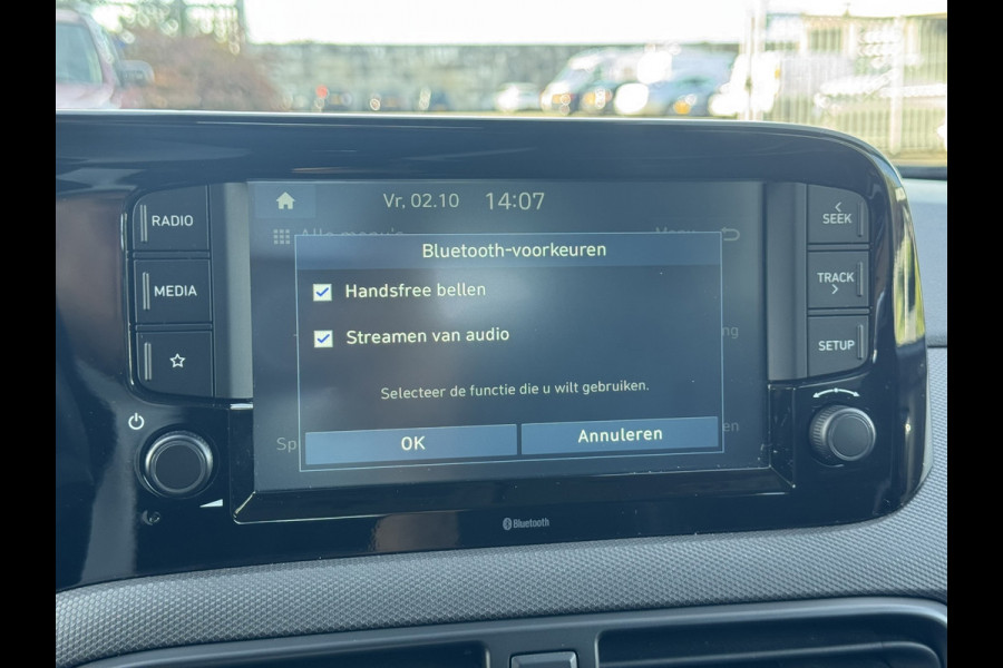Hyundai i10 1.0 Comfort | Apple Carplay/Android Auto, Camera, Stoel + Stuurverwarming, Cruise, Climate, DAB |
