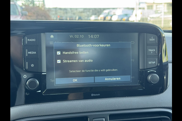 Hyundai i10 1.0 Comfort | Apple Carplay/Android Auto, Camera, Stoel + Stuurverwarming, Cruise, Climate, DAB |