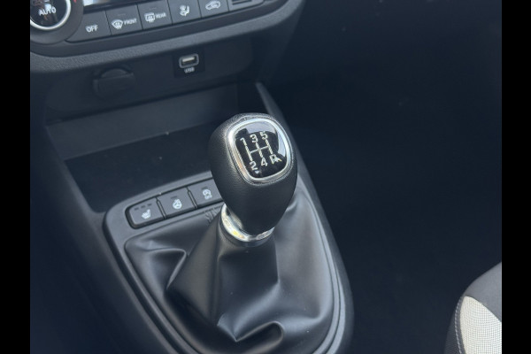 Hyundai i10 1.0 Comfort | Apple Carplay/Android Auto, Camera, Stoel + Stuurverwarming, Cruise, Climate, DAB |