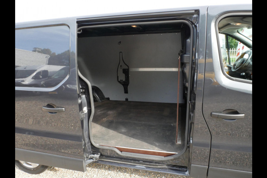 Renault Trafic 2.0 dCi 120PK L2H1 Airco Trekhaak Camera Cruise