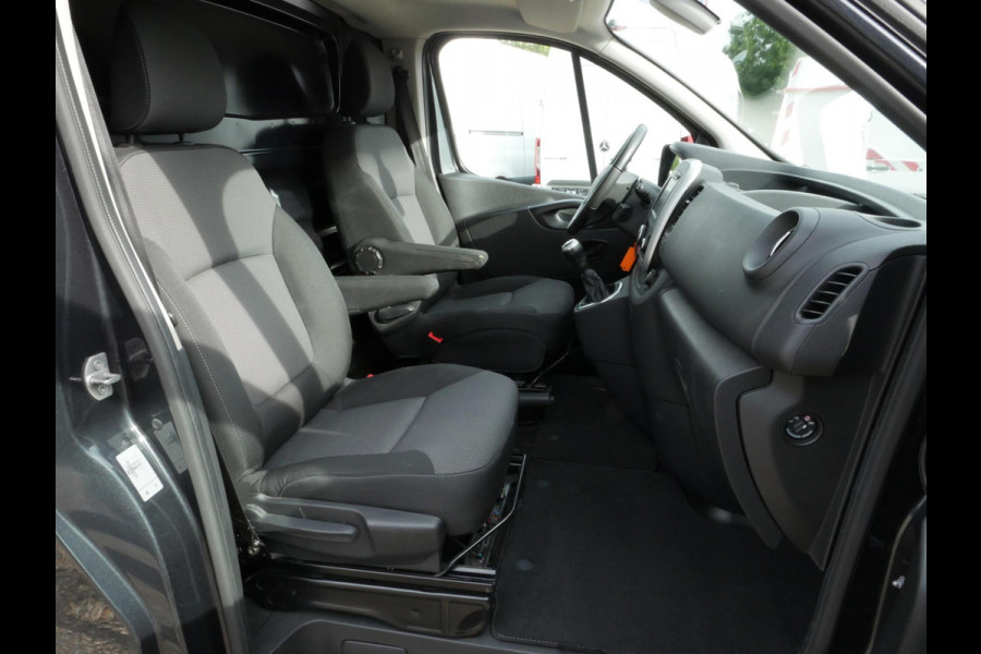 Renault Trafic 2.0 dCi 120PK L2H1 Airco Trekhaak Camera Cruise