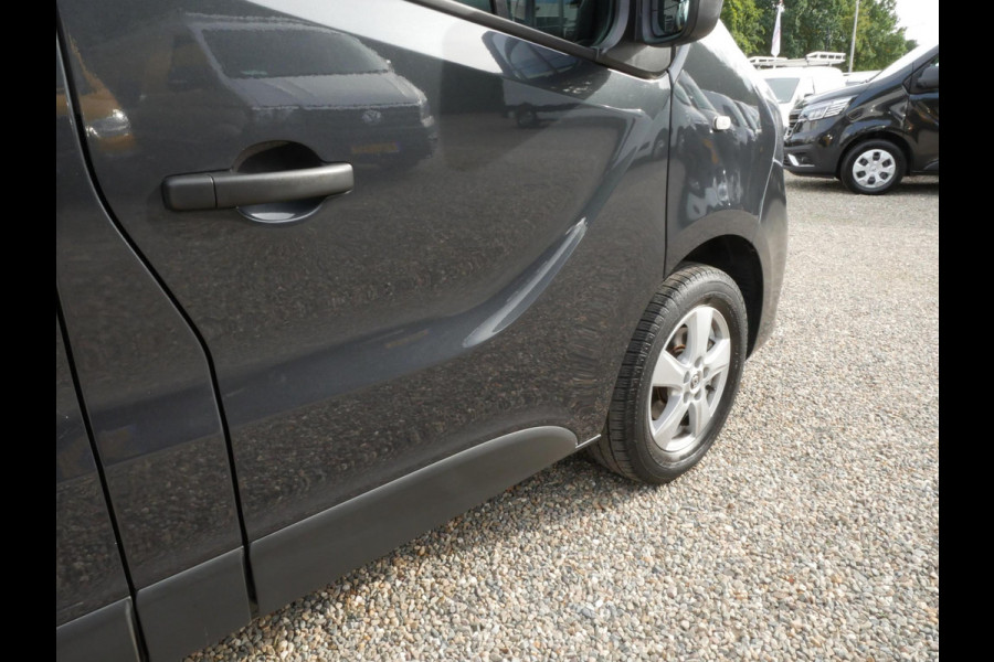 Renault Trafic 2.0 dCi 120PK L2H1 Airco Trekhaak Camera Cruise