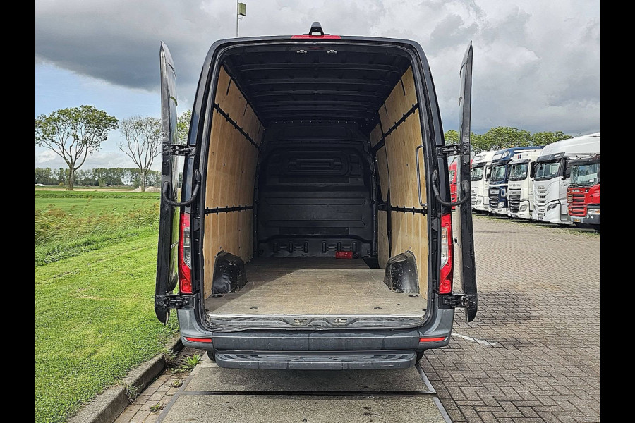 Mercedes-Benz Sprinter 319 3.0 V6 L3H2 EURO6 Airco, Standkachel, Navi, Camera, Climatecontrol, Dodehoek detectie,