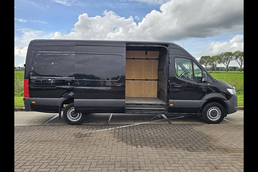 Mercedes-Benz Sprinter 319 3.0 V6 L3H2 EURO6 Airco, Standkachel, Navi, Camera, Climatecontrol, Dodehoek detectie,