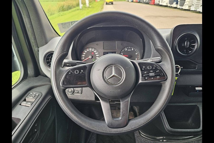 Mercedes-Benz Sprinter 319 3.0 V6 L3H2 EURO6 Airco, Standkachel, Navi, Camera, Climatecontrol, Dodehoek detectie,