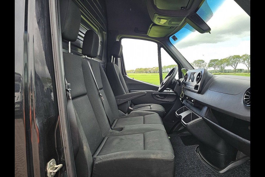 Mercedes-Benz Sprinter 319 3.0 V6 L3H2 EURO6 Airco, Standkachel, Navi, Camera, Climatecontrol, Dodehoek detectie,
