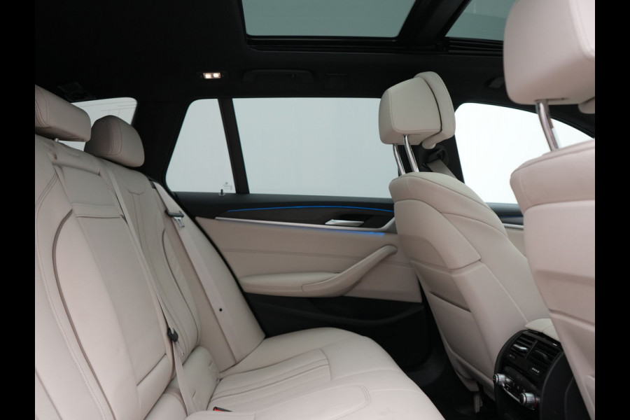 BMW 5 Serie Touring 530e M Sport PHEV 293pk Dealer O.H. | Active Steering | Trekhaak Af Fabriek | Panodak | Head Up | Adaptive Cruise | Adaptief Onderstel | Camera | Laser LED | Lederen Comfortstoelen Memory & Verwarmd | Sfeerverlichting | Blis |  Plug In Hybrid |