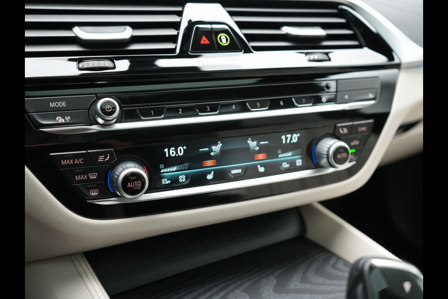 BMW 5 Serie Touring 530e M Sport PHEV 293pk Dealer O.H. | Active Steering | Trekhaak Af Fabriek | Panodak | Head Up | Adaptive Cruise | Adaptief Onderstel | Camera | Laser LED | Lederen Comfortstoelen Memory & Verwarmd | Sfeerverlichting | Blis |  Plug In Hybrid |