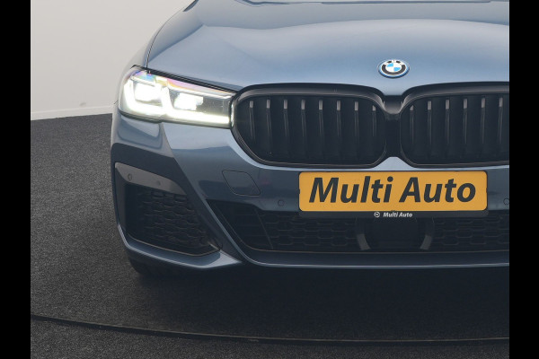 BMW 5 Serie Touring 530e M Sport PHEV 293pk Dealer O.H. | Active Steering | Trekhaak Af Fabriek | Panodak | Head Up | Adaptive Cruise | Adaptief Onderstel | Camera | Laser LED | Lederen Comfortstoelen Memory & Verwarmd | Sfeerverlichting | Blis |  Plug In Hybrid |