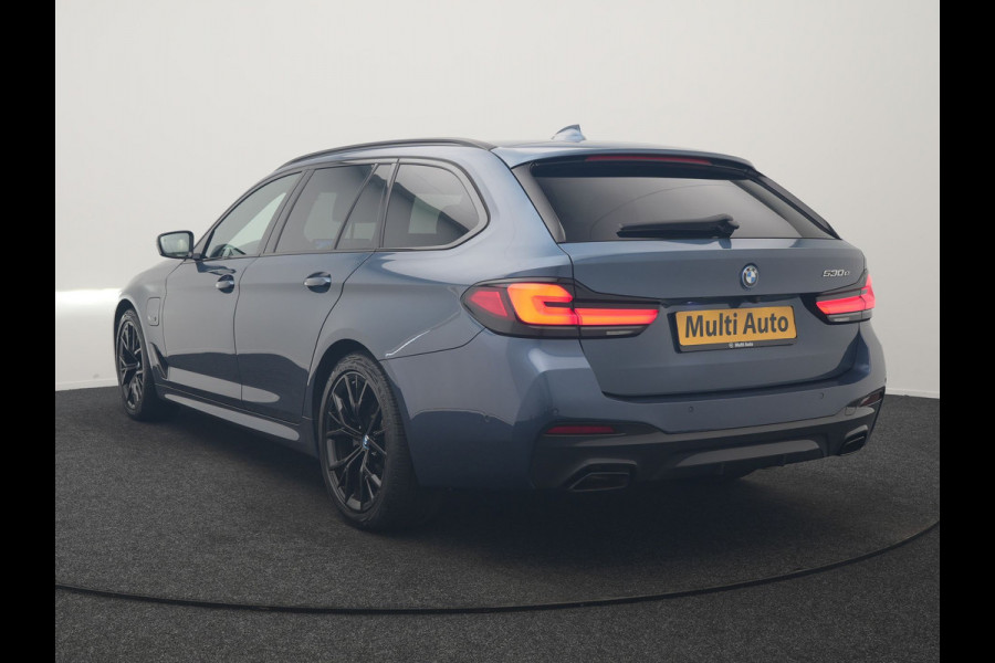 BMW 5 Serie Touring 530e M Sport PHEV 293pk Dealer O.H. | Active Steering | Trekhaak Af Fabriek | Panodak | Head Up | Adaptive Cruise | Adaptief Onderstel | Camera | Laser LED | Lederen Comfortstoelen Memory & Verwarmd | Sfeerverlichting | Blis |  Plug In Hybrid |