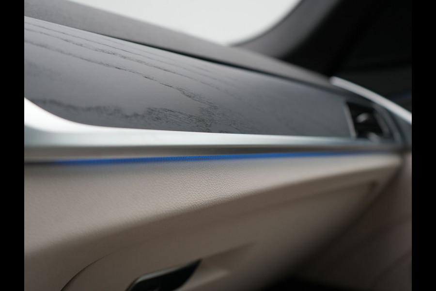 BMW 5 Serie Touring 530e M Sport PHEV 293pk Dealer O.H. | Active Steering | Trekhaak Af Fabriek | Panodak | Head Up | Adaptive Cruise | Adaptief Onderstel | Camera | Laser LED | Lederen Comfortstoelen Memory & Verwarmd | Sfeerverlichting | Blis |  Plug In Hybrid |