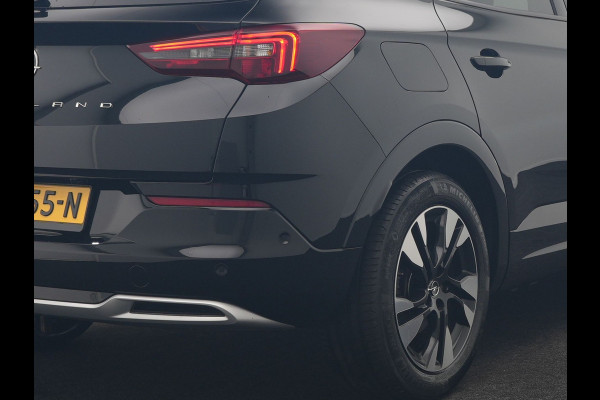 Opel Grandland 1.6 Turbo Ultimate FACELIFT MODEL PHEV 225pk Dealer O.H. | Trekhaak Afn. | Adaptive Cruise | 360 Camera | Alcantara Sportstoelen & Stuur Verwarmd | BLIS | Keyless | Navigatie | DAB | Plug In Hybrid | Apple Carplay | Plug In Hybrid |