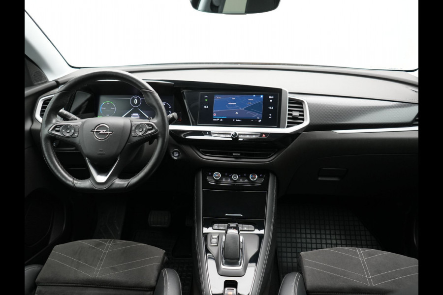 Opel Grandland 1.6 Turbo Ultimate FACELIFT MODEL PHEV 225pk Dealer O.H. | Trekhaak Afn. | Adaptive Cruise | 360 Camera | Alcantara Sportstoelen & Stuur Verwarmd | BLIS | Keyless | Navigatie | DAB | Plug In Hybrid | Apple Carplay | Plug In Hybrid |