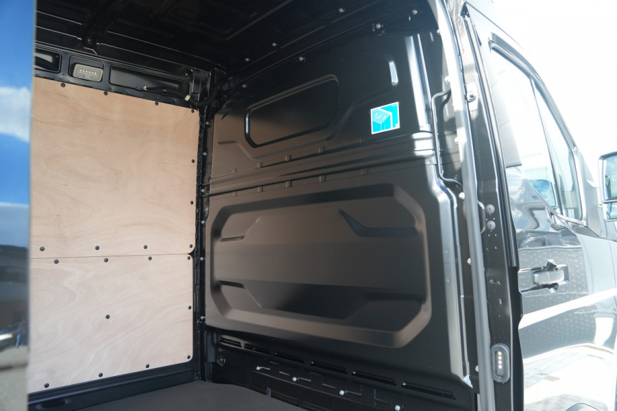 Renault Master E-Tech T35 L3H2 Advance Long Range 87 kWh 143pk - Navi - Camera - Betimmering - 360 Parkeersensoren - Stoelverwarming - Rijklaar