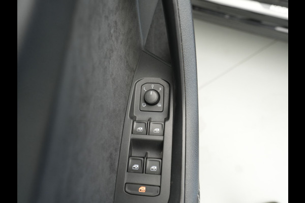 Škoda Kodiaq 1.5 TSI 150pk Sportline Business Panoramadak Camera Stoelverwarming Acc Carplay